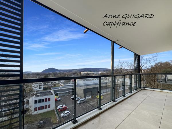 ANNECY (74) : Beau T2 de 43m², résidence de 2019, terrasse 13,50m², ouest, parkings collectifs