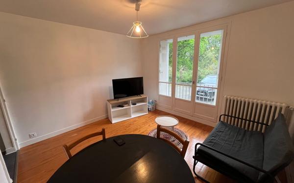 Appartement à louer    3 pièces •  Guingamp