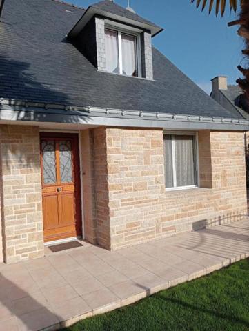 Maison  6 pièce(s) 157 m2 PLOERMEL