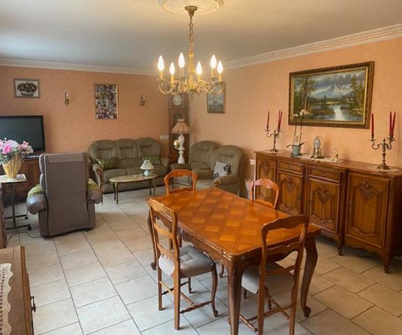 Maison  6 pièce(s) 157 m2 PLOERMEL