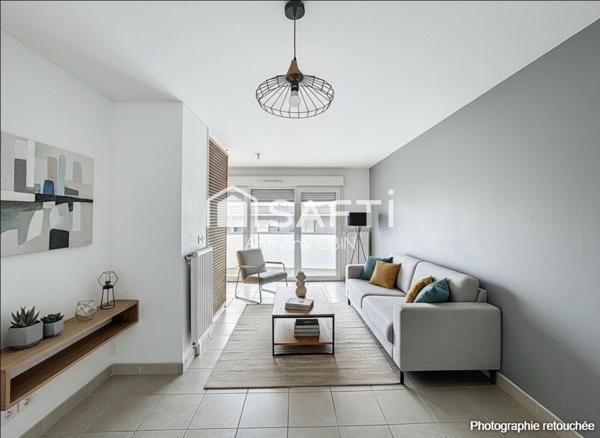 Appartement de 2011, type 2, balcon, place de parking