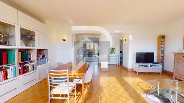 Vente                                                      Appartement
                        
                     4 pièces                      82 m2                     à Le Port-Marly