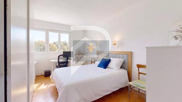 Vente                                                      Appartement
                        
                     4 pièces                      82 m2                     à Le Port-Marly