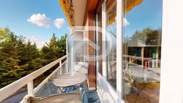 Vente                                                      Appartement
                        
                     4 pièces                      82 m2                     à Le Port-Marly