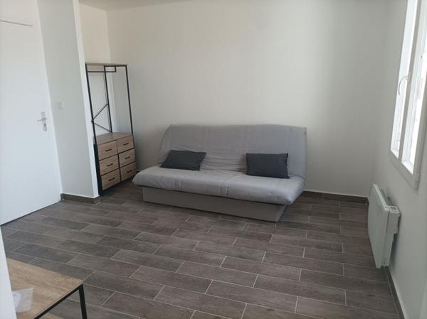 Appartement à louer 395 € CC Béziers 1 pièce 14 m² DPE C