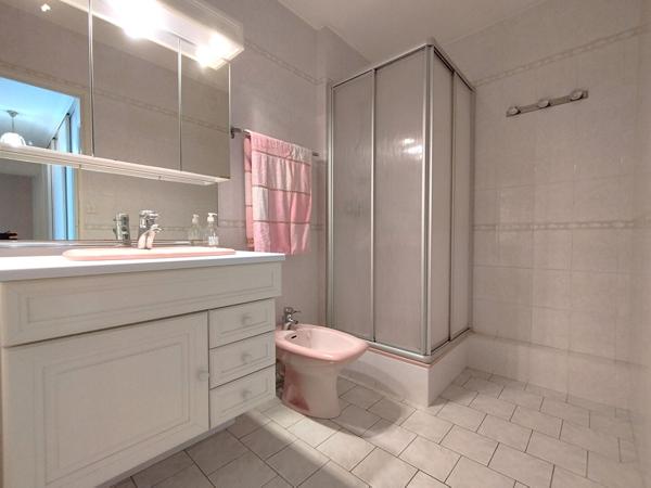 Appartement  5 pièce(s) 103 m2 proche gare tgv, commerces, centre ville, Tours
