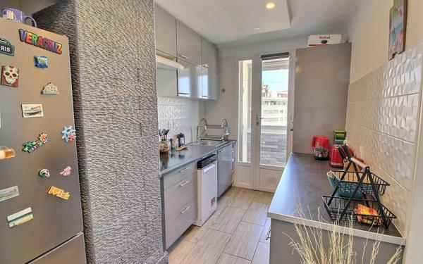Appartement à vendre    3 pièces • 53,52 m2 Marseille 10