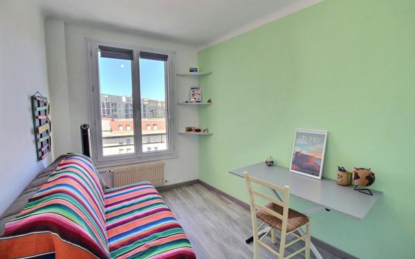 Appartement à vendre    3 pièces • 53,52 m2 Marseille 10