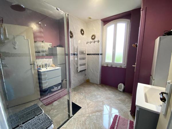 Maison en pierre, charme et confort à Villeneuve