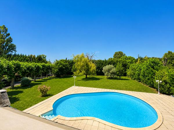 Demeure de 350 m2 + 106m2, Piscine, terrain de tennis, 3282 parcelles