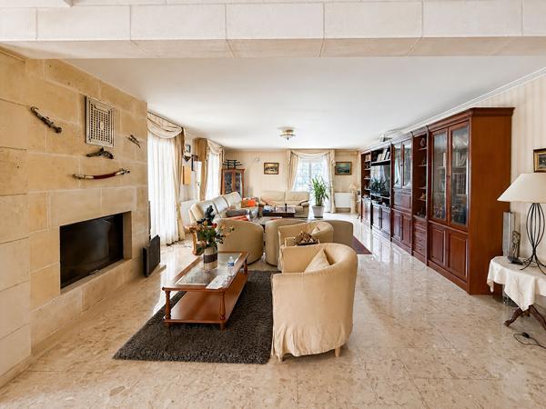 Demeure de 350 m2 + 106m2, Piscine, terrain de tennis, 3282 parcelles