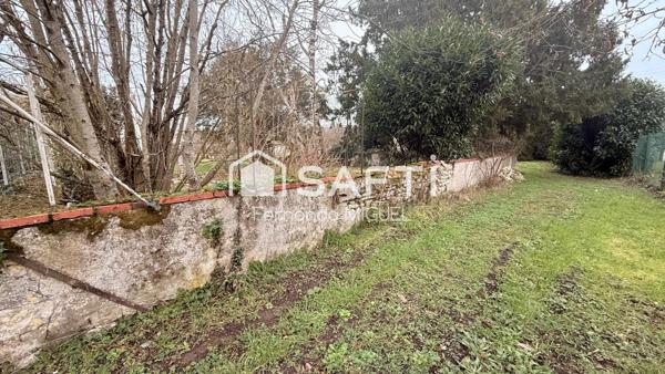 Grand terrain clos en partie