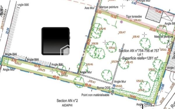 Grand terrain clos en partie