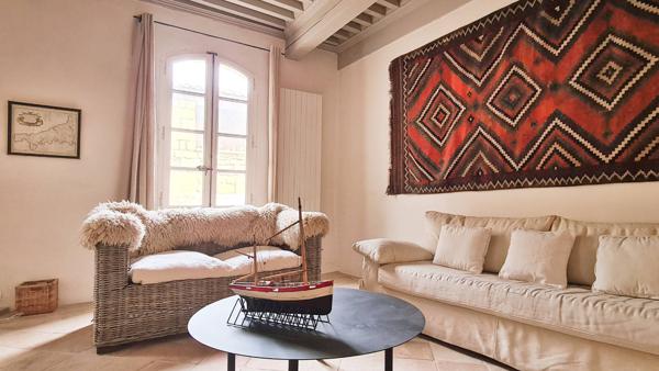 Propriété historique de caractère avec jardin au centre d’un village recherché à 5 minutes d’Uzès Uzès (30700)