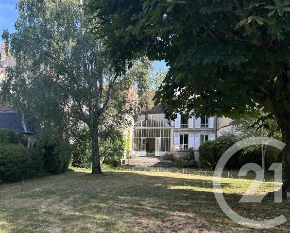 Maison à vendre  8 pièces - 200 m 2   ETAMPES  - 91