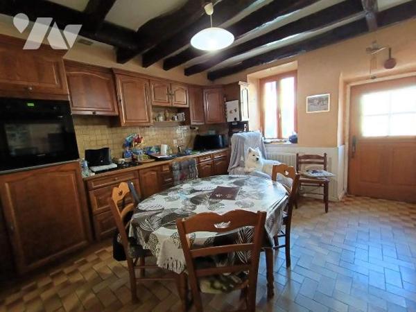 TRENTE CINQ NOTAIRES  - Pour les amoureux de randonnées en forêt et sur le halage  - située sur...