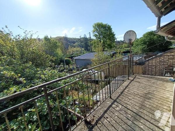 TRENTE CINQ NOTAIRES  - Pour les amoureux de randonnées en forêt et sur le halage  - située sur...