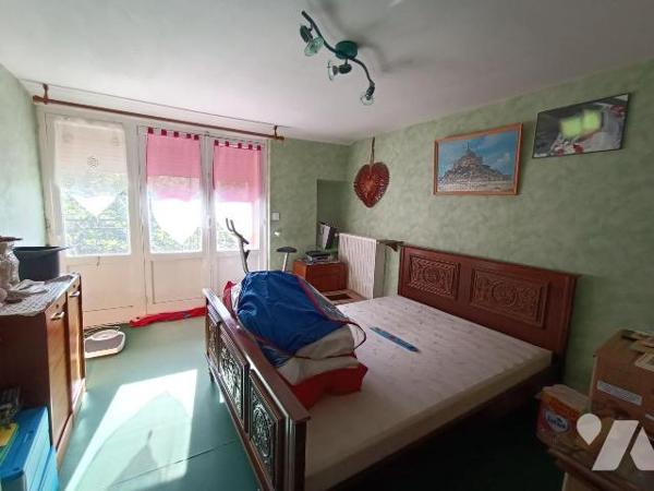 TRENTE CINQ NOTAIRES  - Pour les amoureux de randonnées en forêt et sur le halage  - située sur...