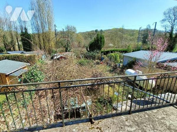 TRENTE CINQ NOTAIRES  - Pour les amoureux de randonnées en forêt et sur le halage  - située sur...