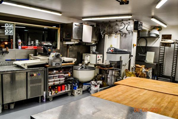 Belle boulangerie-patisserie, clé en main, emplacement strategique et excellente réputation