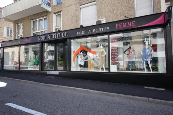 Vente Local commercial 1 pièces 97 m2 à Saint-Chamond