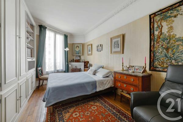Maison à vendre  7 pièces - 215 m 2   VANVES  - 92