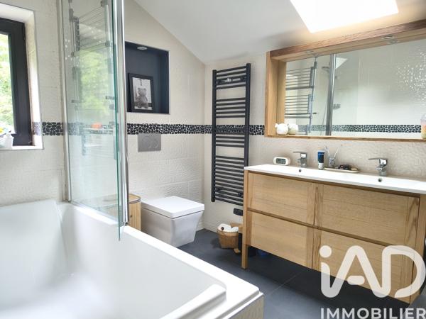 Maison à vendre 6 pièces 164 m² Saint-Arnoult-en-Yvelines