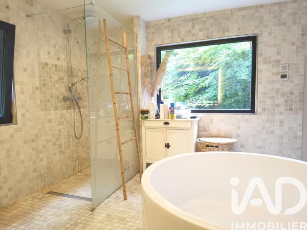 Maison à vendre 6 pièces 164 m² Saint-Arnoult-en-Yvelines