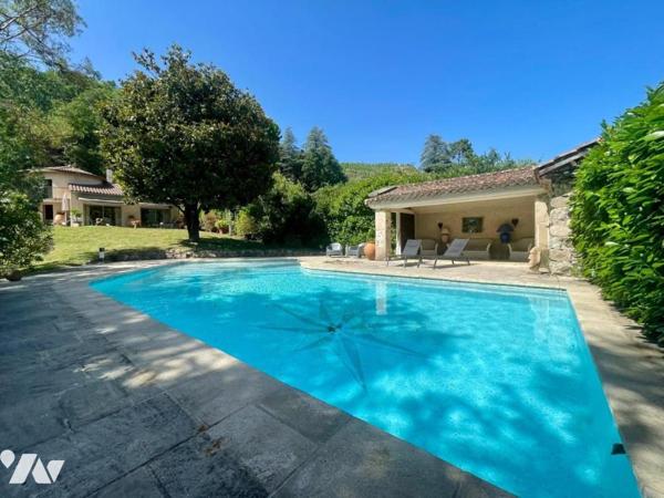 Maison familiale de 200 m² sur 12 976 m²
