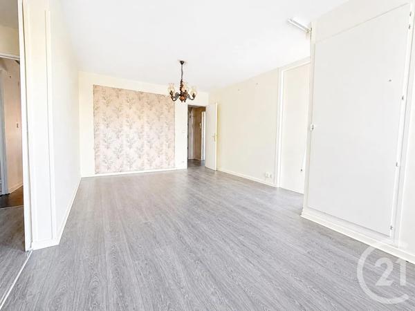 Appartement F4 à vendre  4 pièces - 79,53 m 2   LA COURNEUVE  - 93