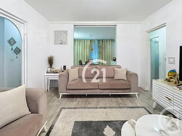 Appartement F4 à vendre  4 pièces - 79,53 m 2   LA COURNEUVE  - 93