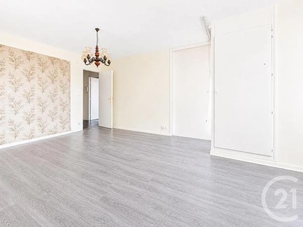 Appartement F4 à vendre  4 pièces - 79,53 m 2   LA COURNEUVE  - 93
