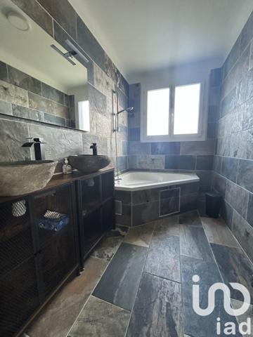 Maison 6 pièces de 170 m² à Alès (30100)