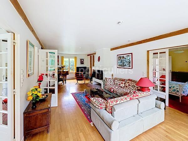 Vente
                Maison148 m² - 7 Pièces -
                    LE MESNIL ESNARD (76240)