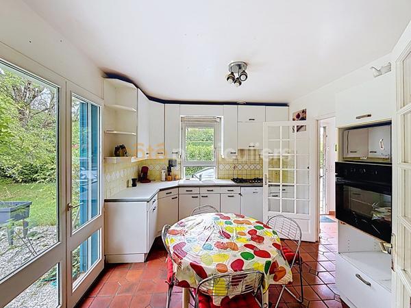 Vente
                Maison148 m² - 7 Pièces -
                    LE MESNIL ESNARD (76240)