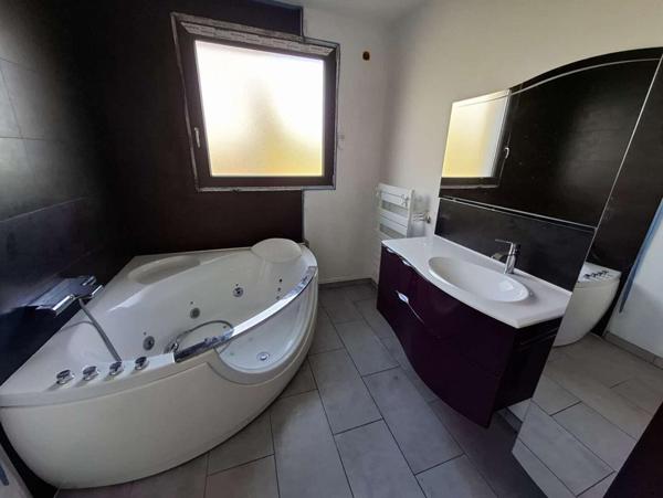 Maison type Pavillon proche VERNEUIL SUR AVRE 6 pièce(s) 101 m2 + terrain