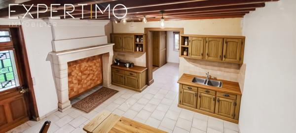 Lisle (24350) À vendre ancienne ferme restaurée de 110 m² habitable, grange et dépendances de 335 m² terrain de 5000 m² sect