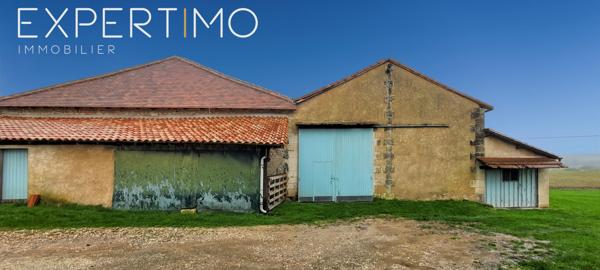 Lisle (24350) À vendre ancienne ferme restaurée de 110 m² habitable, grange et dépendances de 335 m² terrain de 5000 m² sect