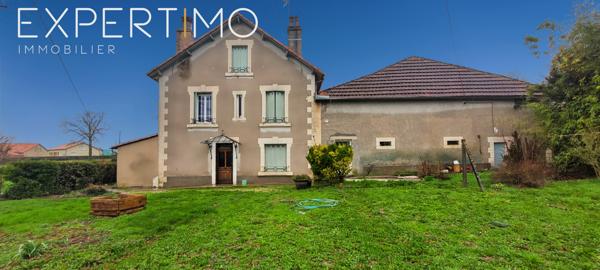 Lisle (24350) À vendre ancienne ferme restaurée de 110 m² habitable, grange et dépendances de 335 m² terrain de 5000 m² sect