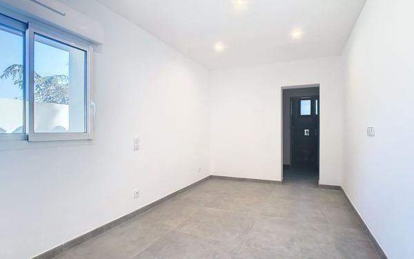 Maison à vendre    5 pièces •  Le Pontet