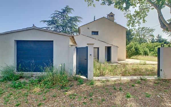 Maison à vendre    5 pièces •  Le Pontet