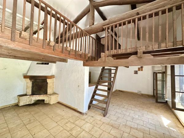 Mas à rénover à l'Isle-sur-la-Sorgue