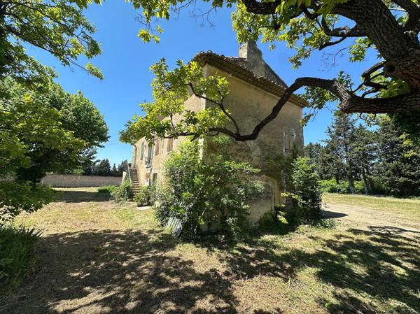 Mas à rénover à l'Isle-sur-la-Sorgue