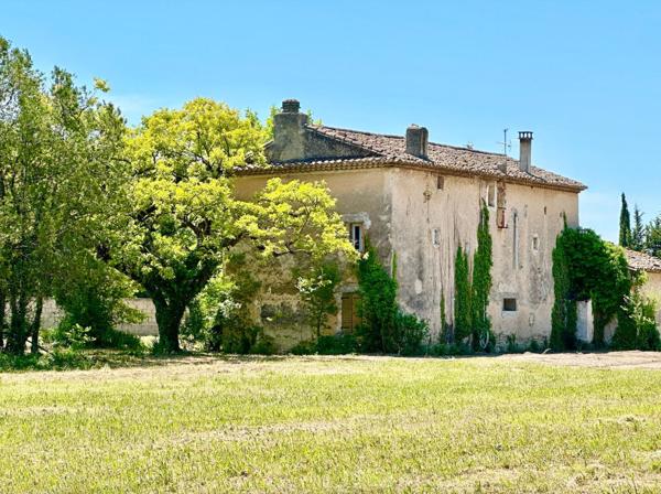 Mas à rénover à l'Isle-sur-la-Sorgue