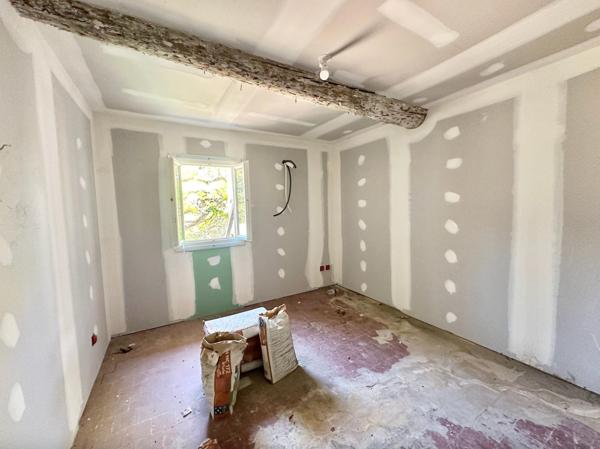 Mas à rénover à l'Isle-sur-la-Sorgue