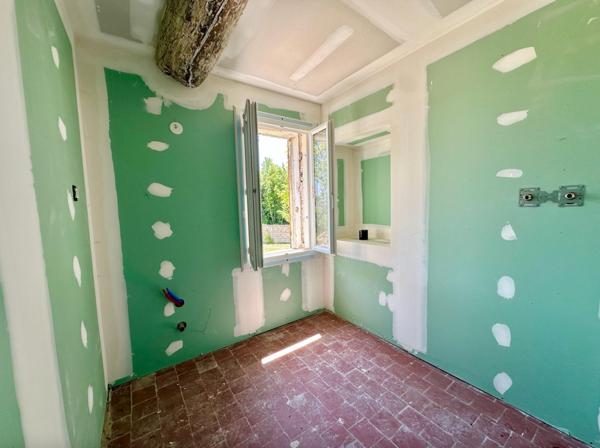 Mas à rénover à l'Isle-sur-la-Sorgue