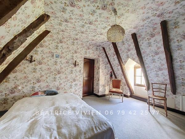8 km de MONTIGNAC-LASCAUX - Belle maison Périgourdine 6 pièces 140 m2. PISCINE. 5 chambres