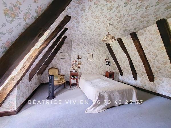 8 km de MONTIGNAC-LASCAUX - Belle maison Périgourdine 6 pièces 140 m2. PISCINE. 5 chambres