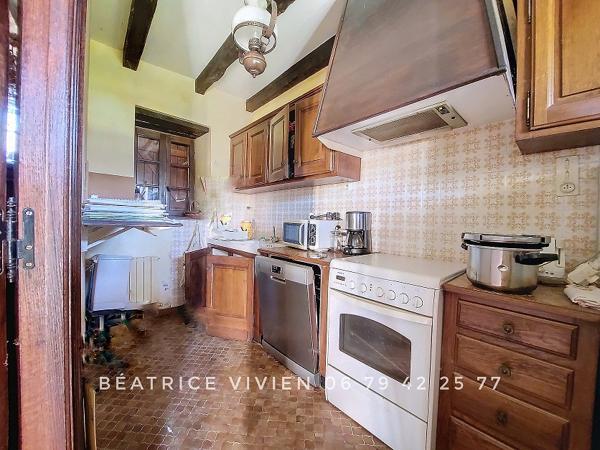 8 km de MONTIGNAC-LASCAUX - Belle maison Périgourdine 6 pièces 140 m2. PISCINE. 5 chambres