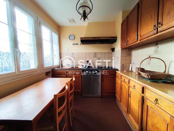 Maison familiale à rafraîchir  8 pièces 155 m² sur sous-sol total